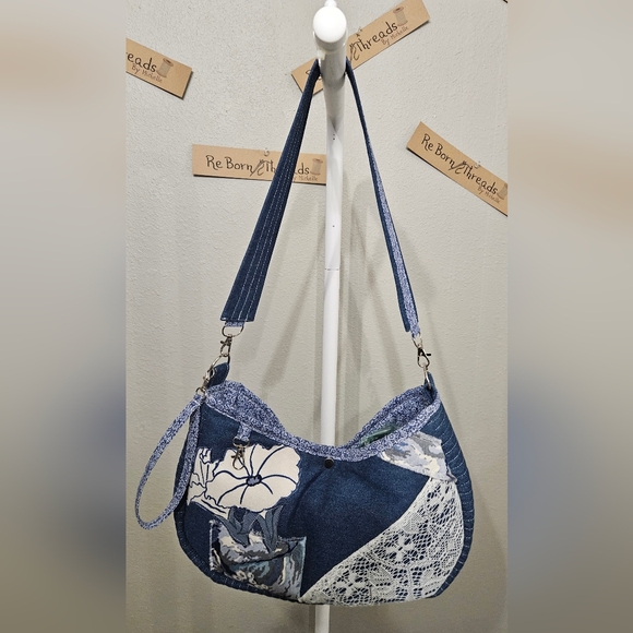 Handcrafted Blue Floral Shoulder Bag with Removable Strap - Picture 5 of 9